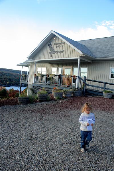 fing4242.JPG - Barrington Cellars