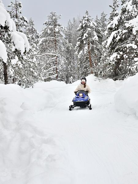 Finland0077.jpg - Snowman World