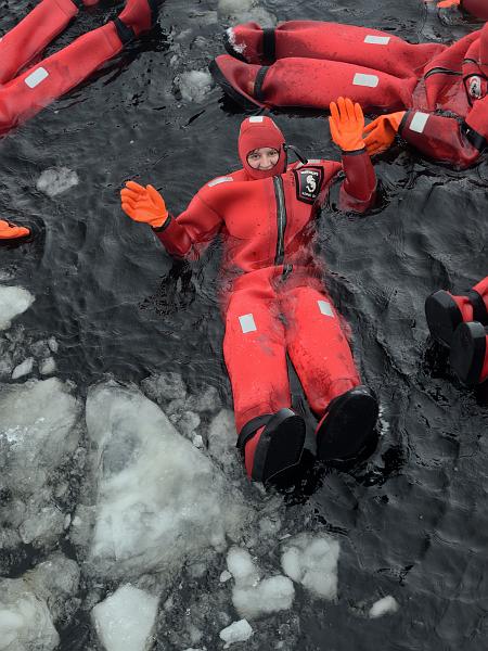 Finland0263.jpg - Swimming in the frozen sea in the waterproof suit 