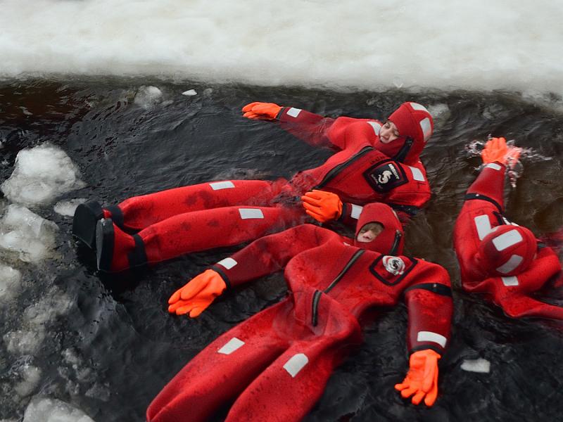 Finland0267.jpg - Swimming in the frozen sea in the waterproof suit 