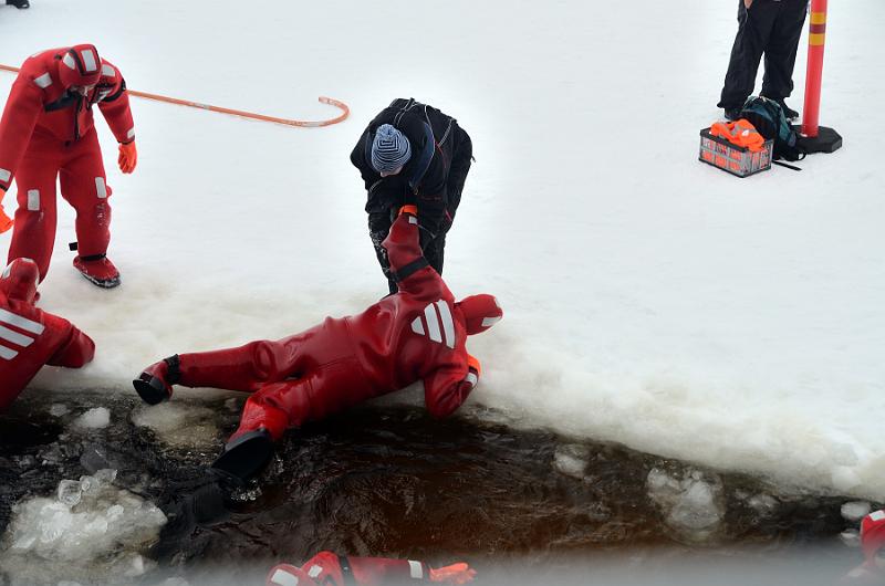 Finland0269.jpg - Swimming in the frozen sea in the waterproof suit 