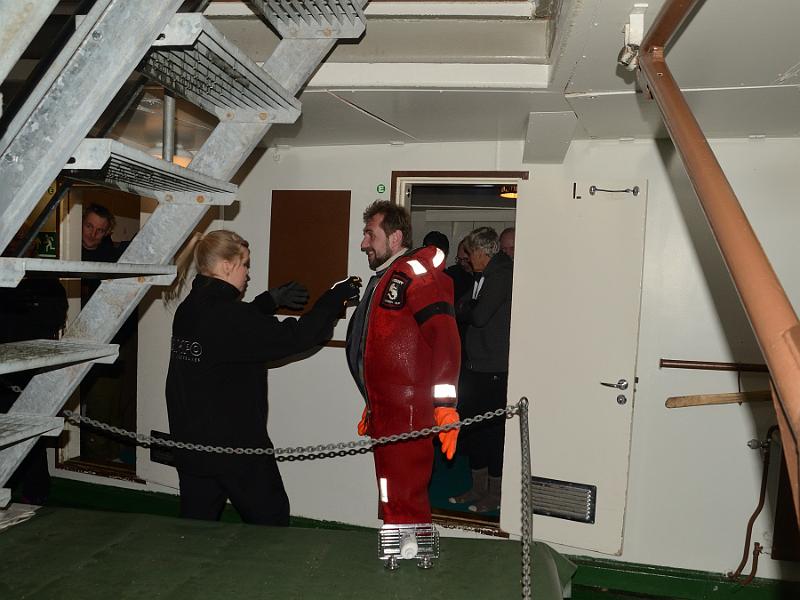 Finland0273.jpg - Dressing on...