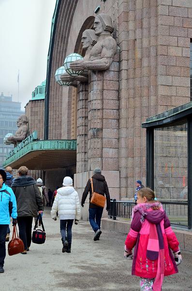 Finland0462.jpg - Train Station in Helsinki
