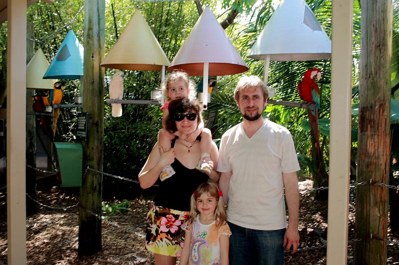 florid3281.JPG - Parrot Park