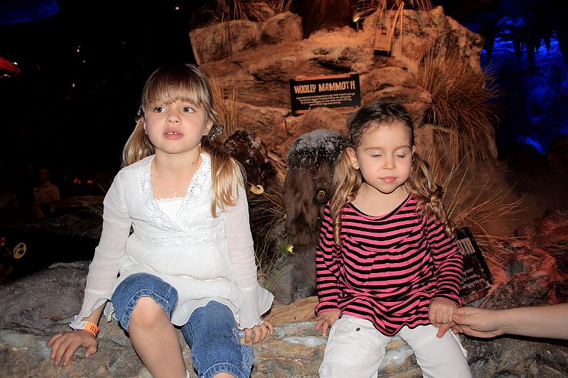 park4734.JPG - Restaurant T-Rex in Downtown Disney