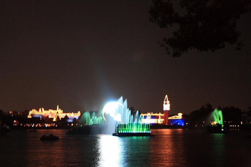 park4783.JPG - Night Performance in the Epcot