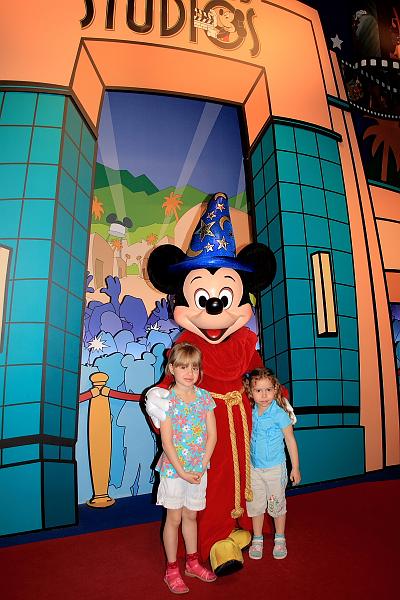 park4810.JPG - Character Greetings in the Hollywood Studios