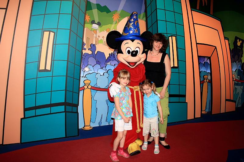 park4811.JPG - Character Greetings in the Hollywood Studios