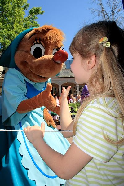 park4821.JPG - Day Parade in the Magic Kingdom