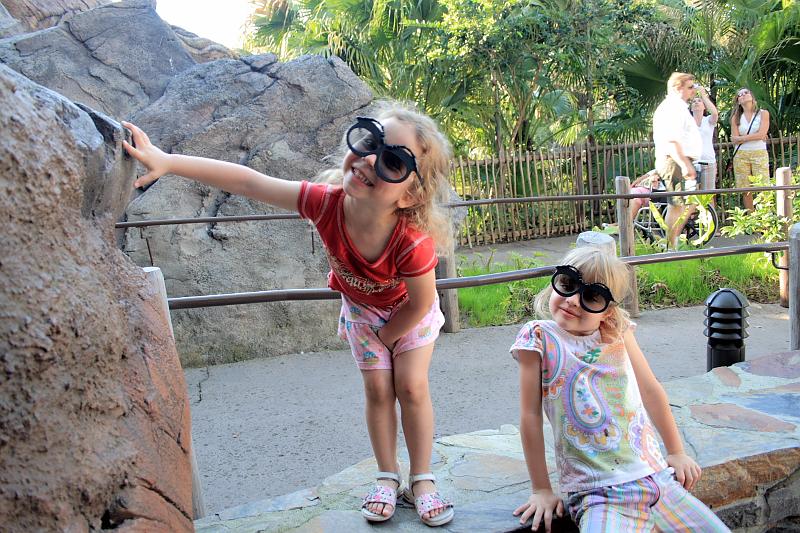 park4858.JPG - After 3D film "It's Tough to be a Bug!"