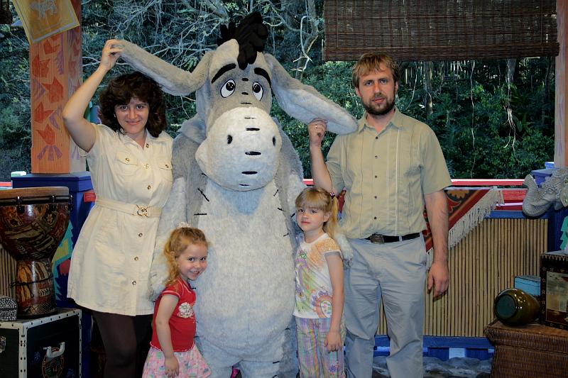 park4861.JPG - Character Greetings around  Animal Kingdom