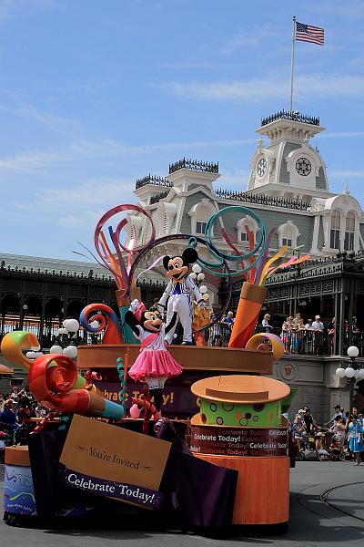 park4892.JPG - Day Parade in the Magic Kingdom