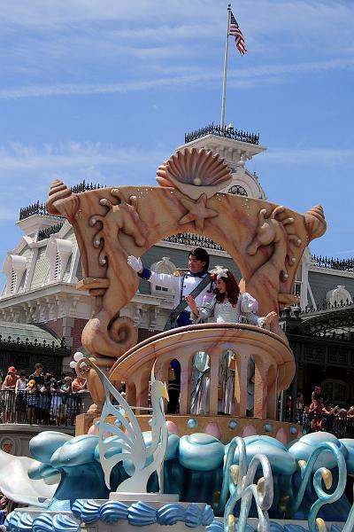 park4898.JPG - Day Parade in the Magic Kingdom