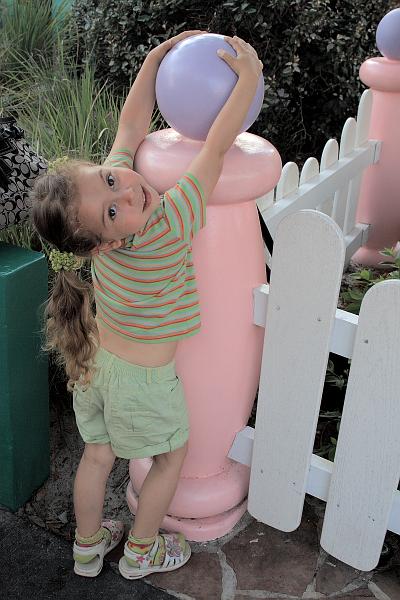 park4921.JPG - Minnie's Country House