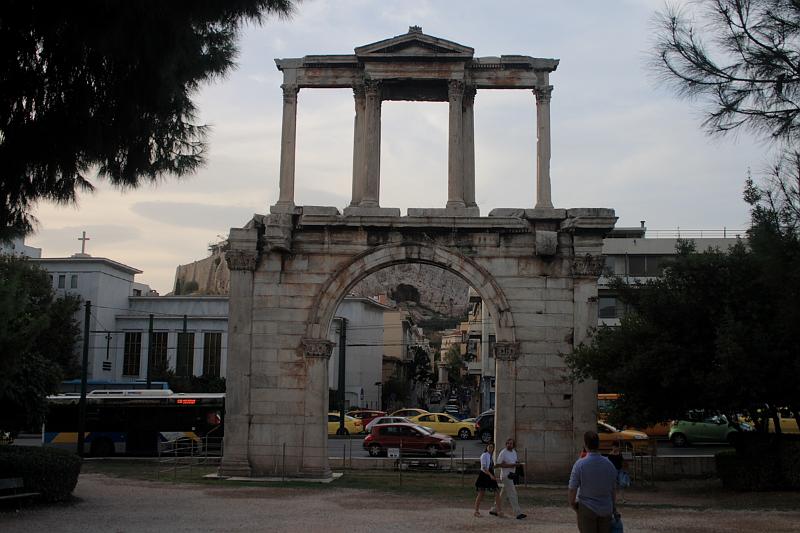 greece0097.JPG - Hadrian's Arch next to the Temple of Olympian Zeus