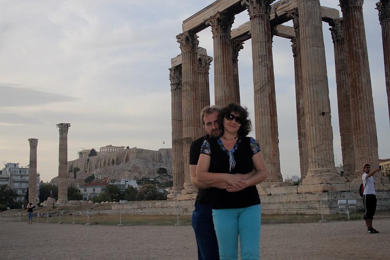 greece0103.JPG - The remaining Corithian columns of the Temple of Olympian Zeus