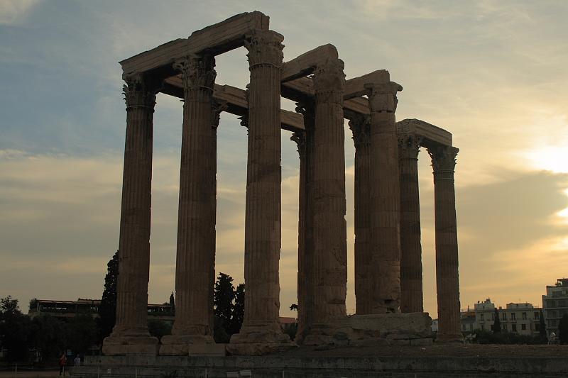 greece0104.JPG - The remaining Corithian columns of the Temple of Olympian Zeus