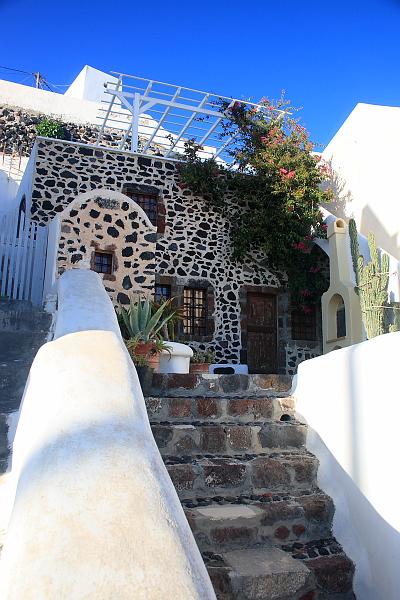 greece0187.JPG - A house in Imerovigli