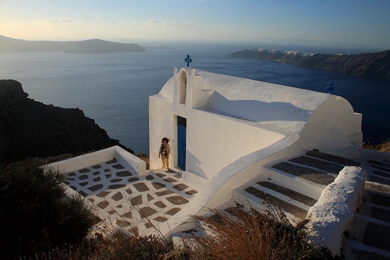 greece0191.JPG - The church of “Agios Ioannis o Apokefalisthis” in Imerovigli