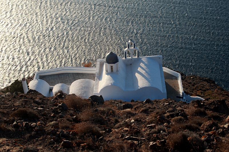 greece0197.JPG - The chapel of Panagia Theoskepasti at the front side of Skaros rock