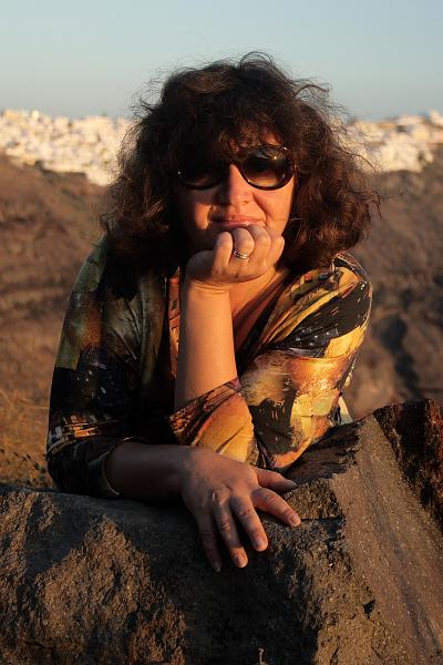 greece0203.JPG - Sunset on the Skaros rock