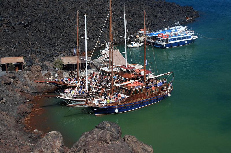 greece0332.JPG - Island of Palea Kameni - hot springs