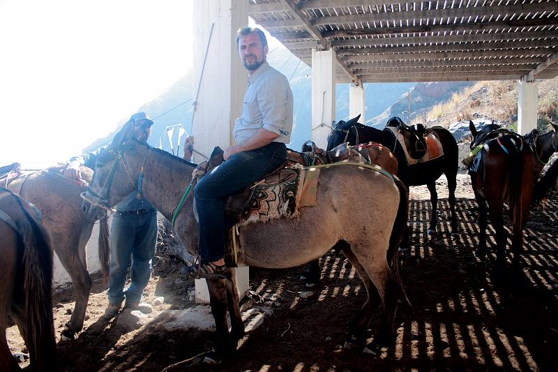 greece0335.JPG - Donkeys riding to the village of Manolas at Thirassia