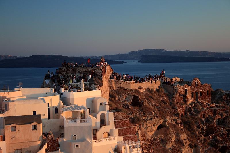 greece0375.JPG - Sunset in Oia