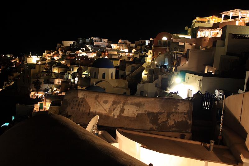 greece0389.JPG - Oia at night