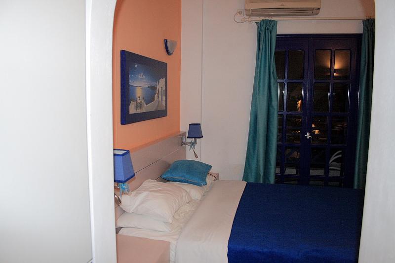 greece0464.JPG - Our Hotel in Perissa