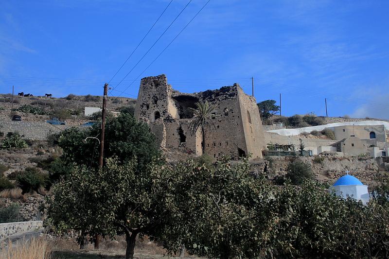 greece0467.JPG - Castle in Emporio