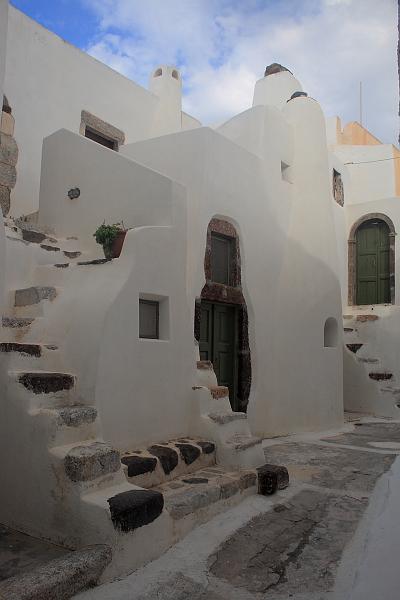 greece0473.JPG - Cave houses in Emporio