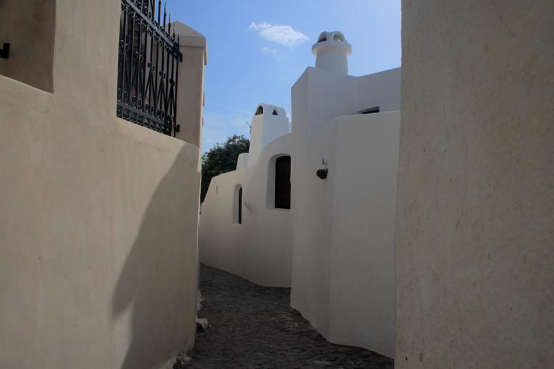 greece0486.JPG - A street in old Emporio