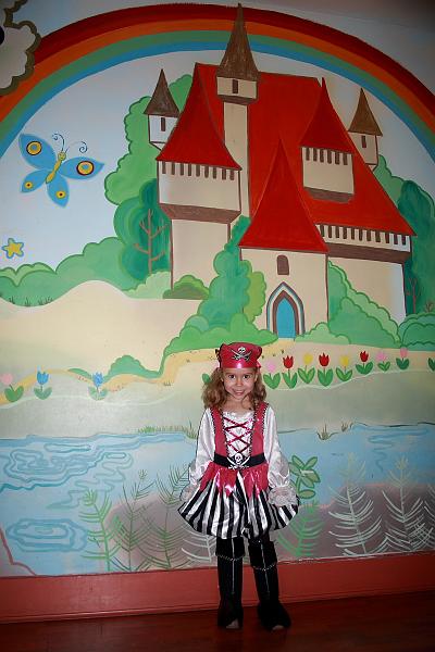 haloween5743.JPG - Halloween in the Day Care
