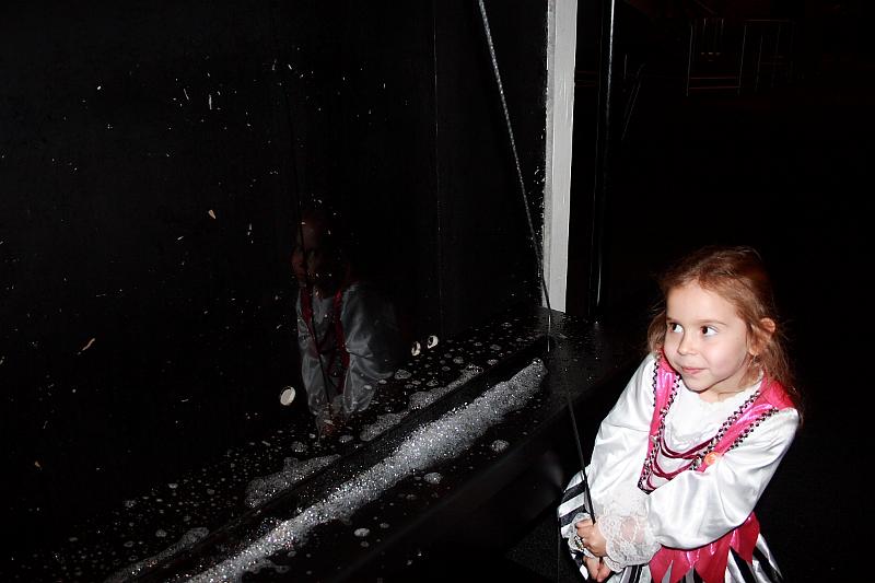 haloween5754.JPG - Halloween in the New York Hall of Science