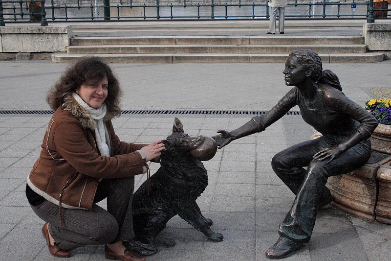 hung032.JPG - The Girl And The Dog Statue on the Danube Promenade