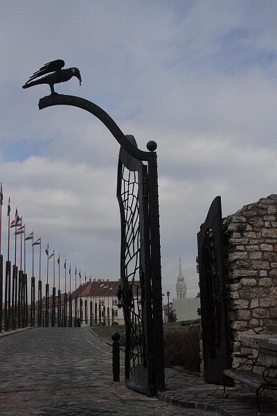 hung045.JPG - Gates in the Buda Castle