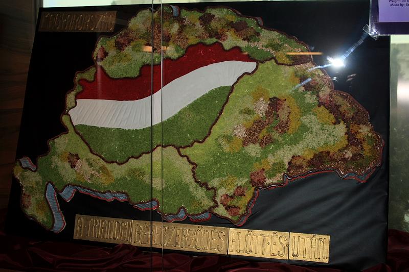 hung058.JPG - Marzipan Museum near the Fisherman's Bastion