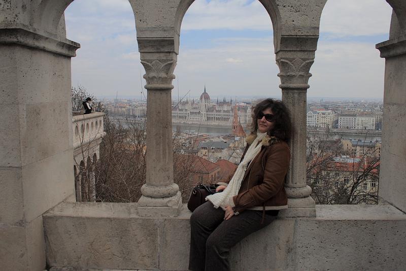 hung065.JPG - A view of the Danube and Parliament from the Fisherman's Bastion