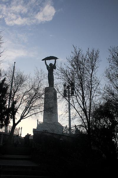 hung086.JPG - Liberty Statue at the top of Gellert Hill