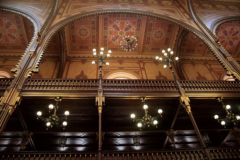 hung100.JPG - Inside the Great Synagogue