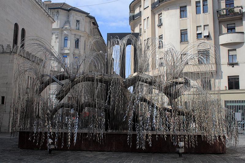 hung105.JPG - Tree of Life Sculpture