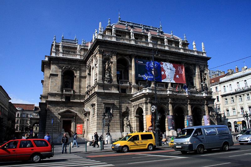 hung110.JPG - Opera House