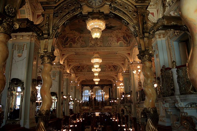 hung112.JPG - Cafe in New York Palace