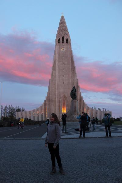 iceland004.JPG - Hallgrímskirkja in the evening, Reykjavik 