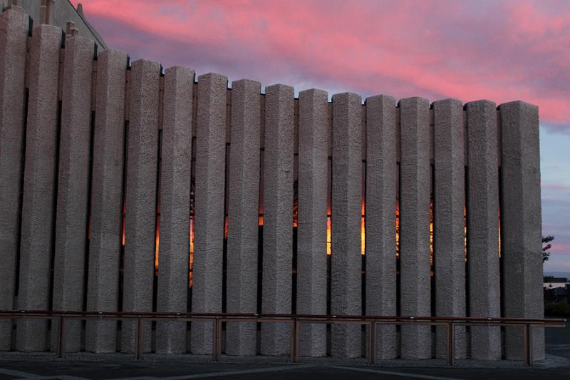 iceland007.JPG - Hallgrímskirkja in the evening, Reykjavik 