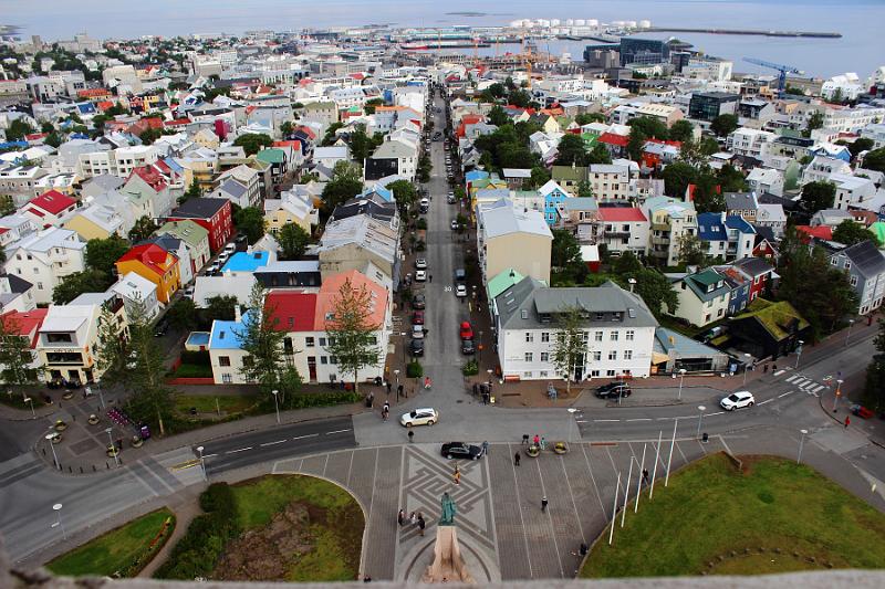iceland012.JPG - Viem over Reykjavik from the  Hallgrímskirkja church tower