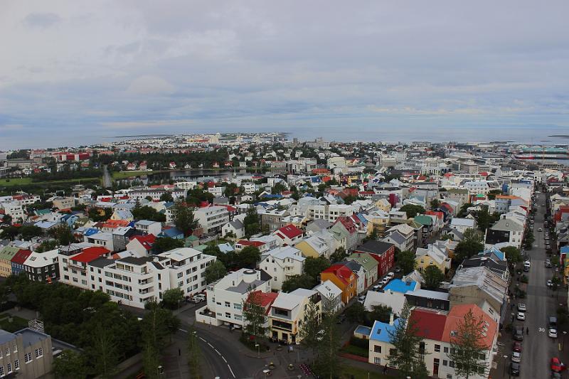 iceland013.JPG - Viem over Reykjavik from the  Hallgrímskirkja church tower
