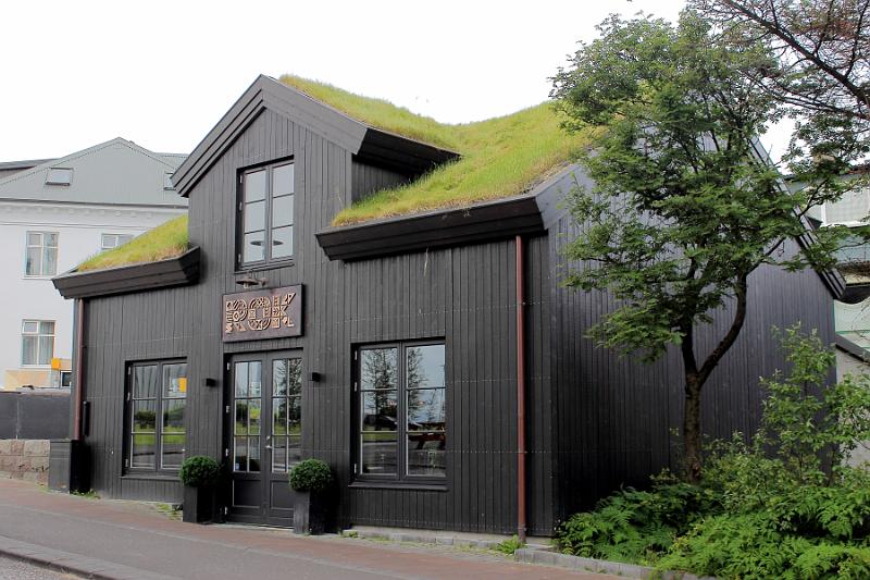 iceland016.JPG - A house in Reykjavik