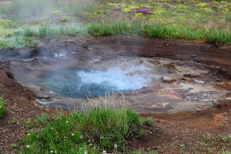 iceland065.JPG - Great Geysir area in the Haukadalur Valley